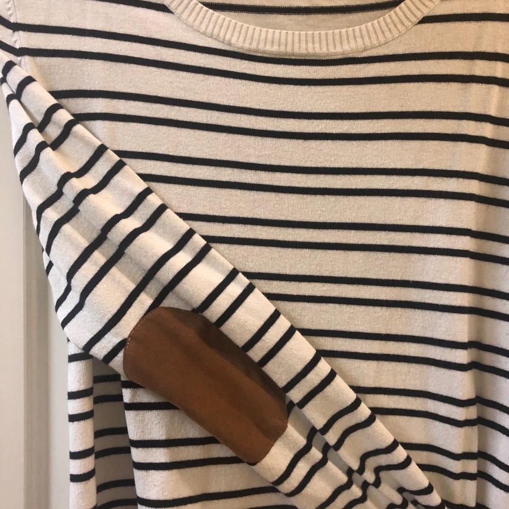 Black & White Long Sleeve Light Sweater